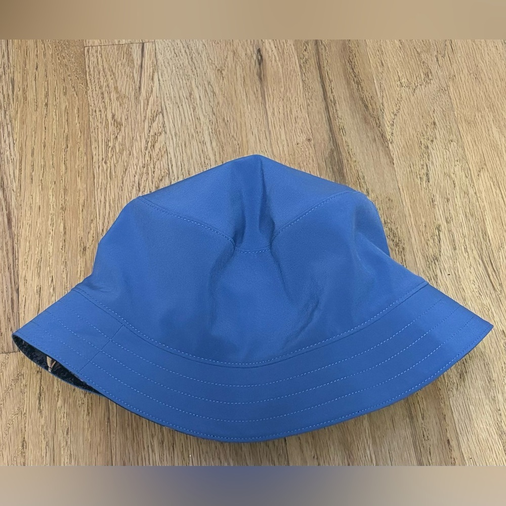 Lululemon “Both Ways Bucket Hat”- NWT. Size M/L
